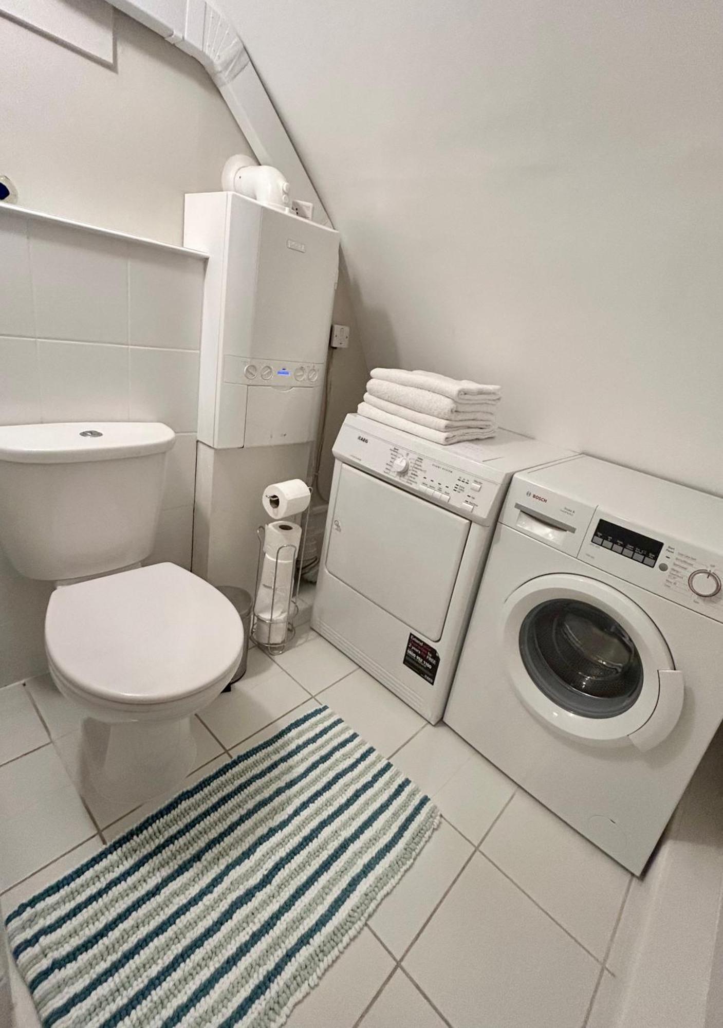 Spacious Comfortable Flat With Free Parking In East Finchley, Muswell Hill & Close To Alexandra Palace ลอนดอน ภายนอก รูปภาพ