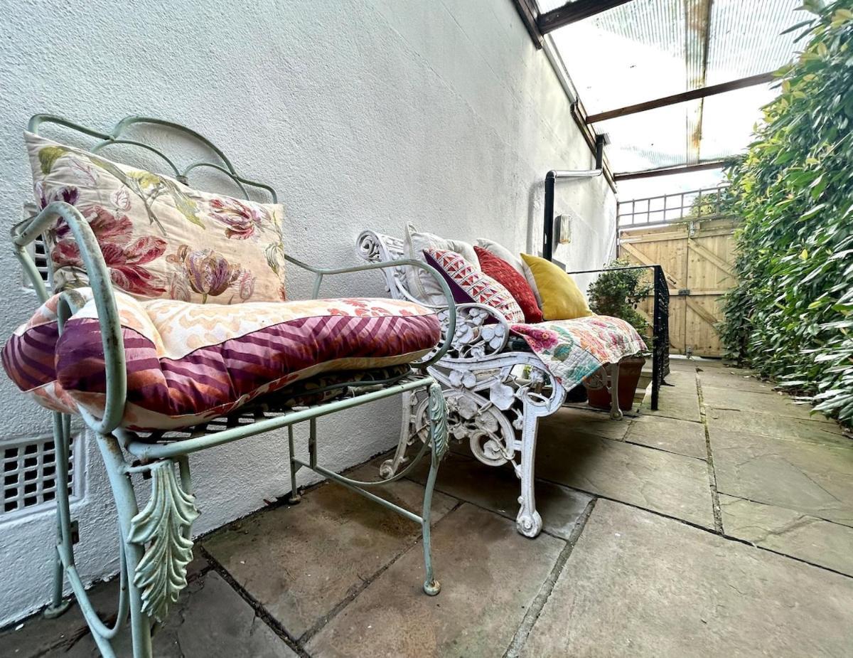 Spacious Comfortable Flat With Free Parking In East Finchley, Muswell Hill & Close To Alexandra Palace ลอนดอน ภายนอก รูปภาพ
