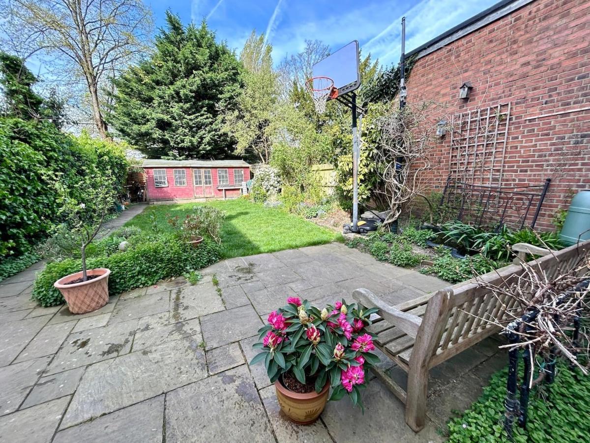Spacious Comfortable Flat With Free Parking In East Finchley, Muswell Hill & Close To Alexandra Palace ลอนดอน ภายนอก รูปภาพ