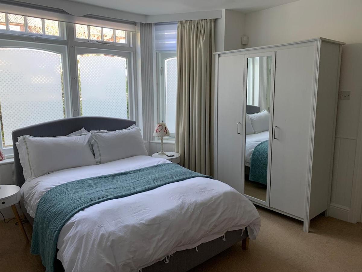 Spacious Comfortable Flat With Free Parking In East Finchley, Muswell Hill & Close To Alexandra Palace ลอนดอน ภายนอก รูปภาพ